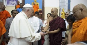 Giáo hoàng Phanxicô có chuyến viếng thăm bất ngờ đến một ngôi chùa Phật giáo