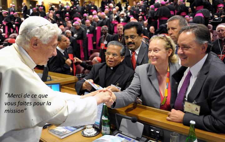 Ông bà Marc và Florence de Leyritz gặp Đức Bênêđictô XVI trong lần đại diện Cộng đoàn Alpha ở Rôma vào tháng 10-2012