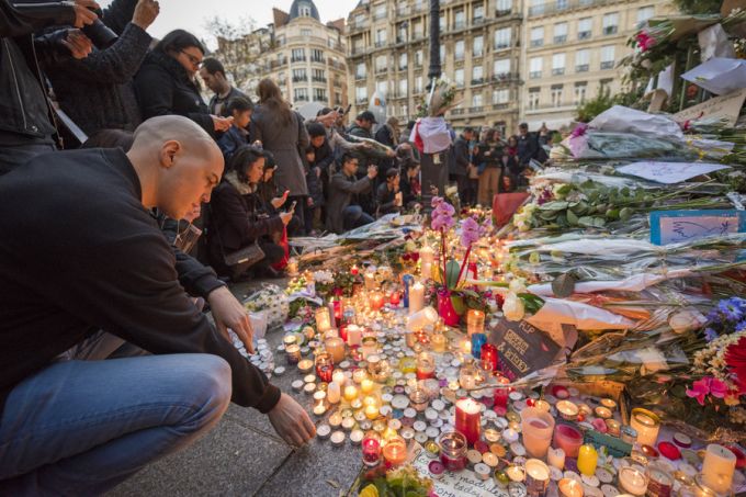 Memorial_for_Paris_attacks_at_Bataclan_Theater_Paris_Credit_Frederic_Legrand___COMEO_via_wwwshutterstockcom_CNA_11_17_15