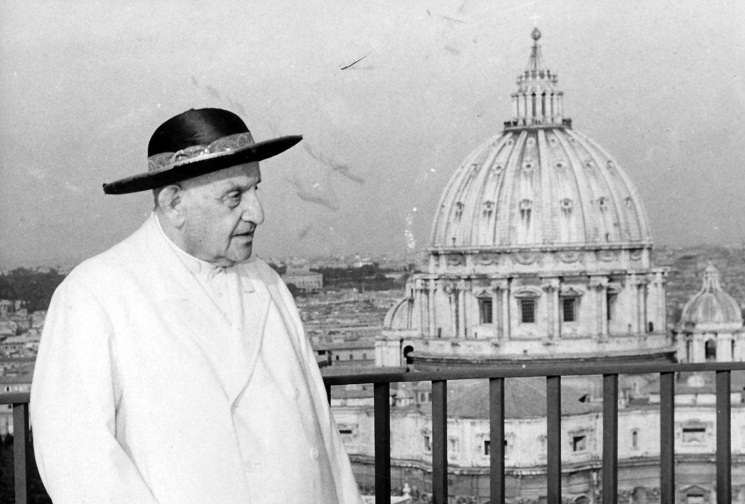 Giáo hoàng Gioan XXIII rảo bộ