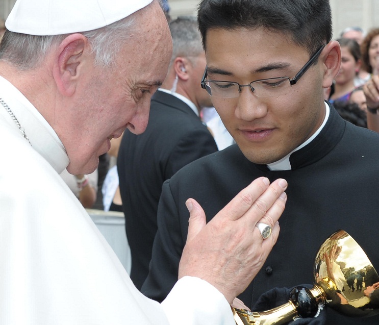 Pope-and-Father-lee